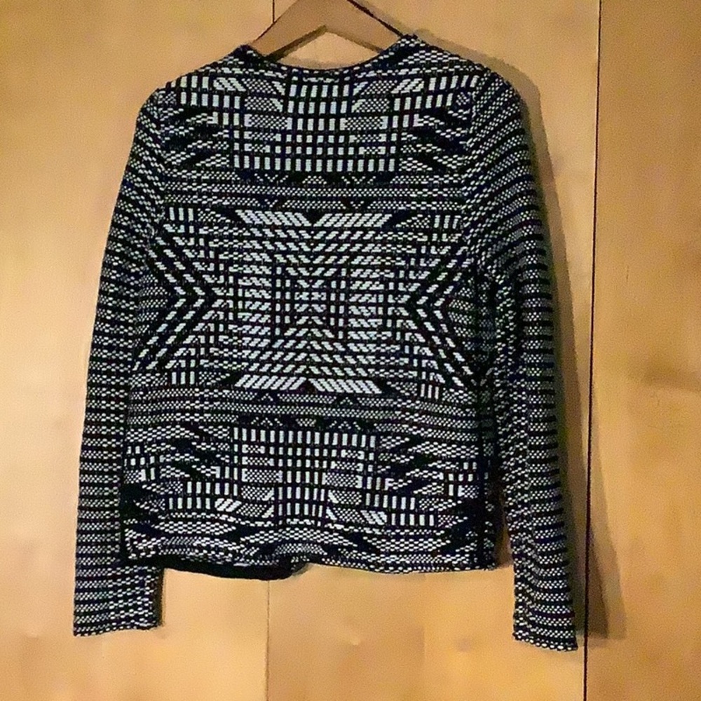 H&M black and white striped/tribal print blazer, size small - Picture 5 of 5